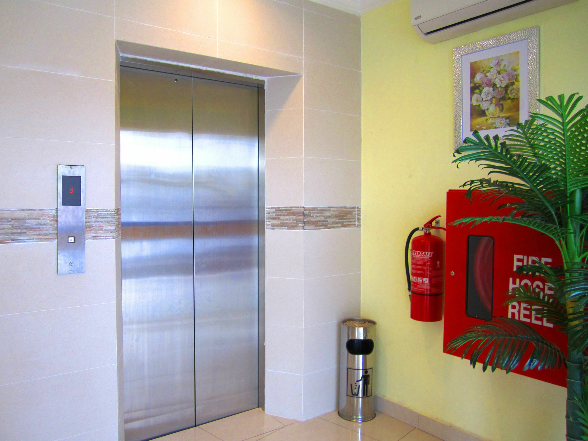 Sun Inns Hotel Kopkastam Kelana Jaya Petaling Jaya Extérieur photo